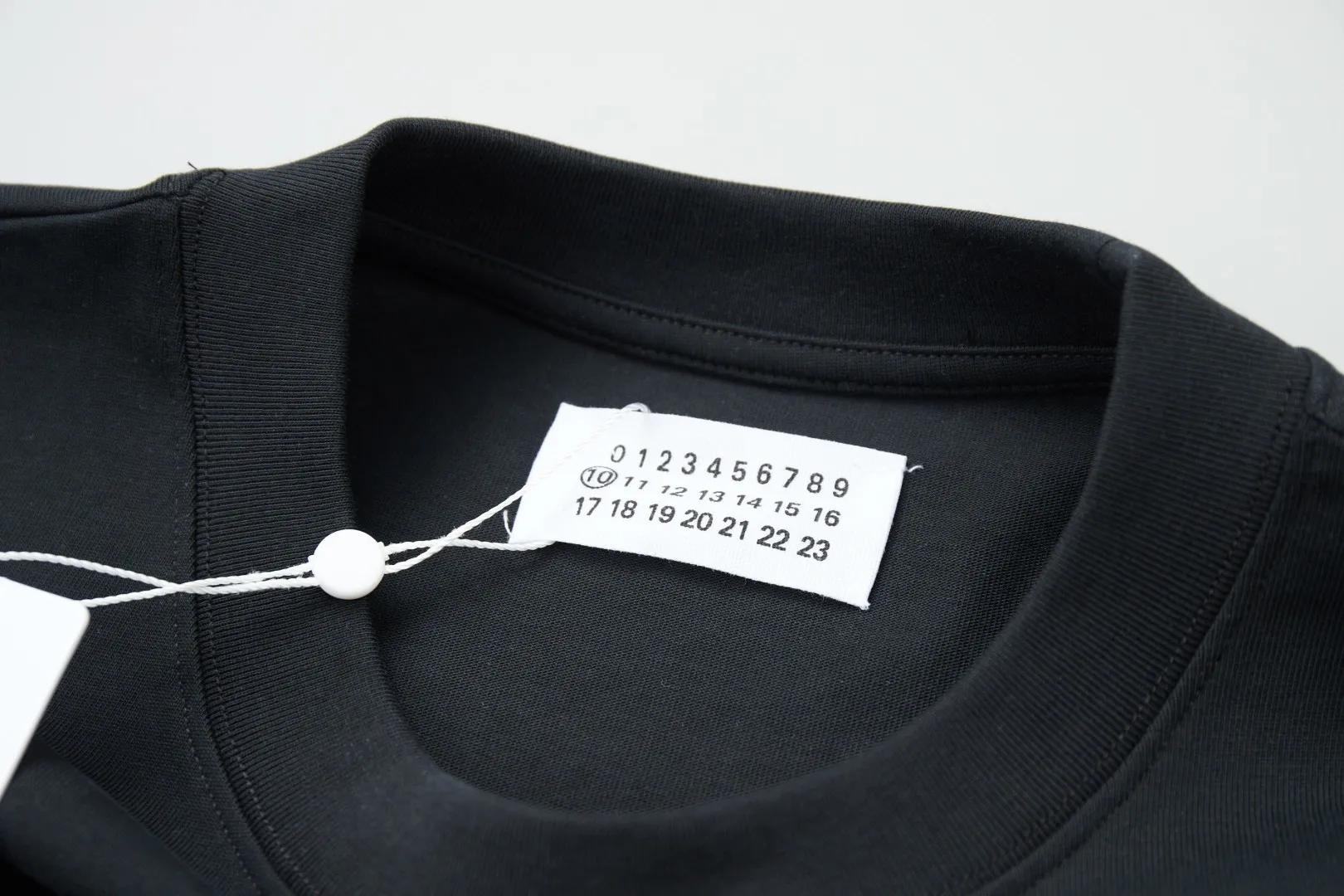 ✨MM 6✨🆕25SS New Arrival · 260 100% · 32 1X 1 · · ＋ · ：Black/White Size：S/M/L/XL